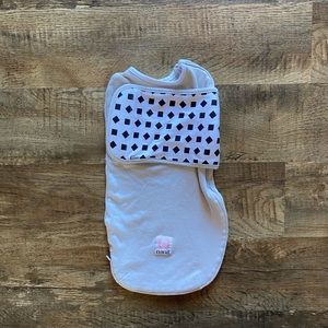 Nanit swaddle 0-3 EUC